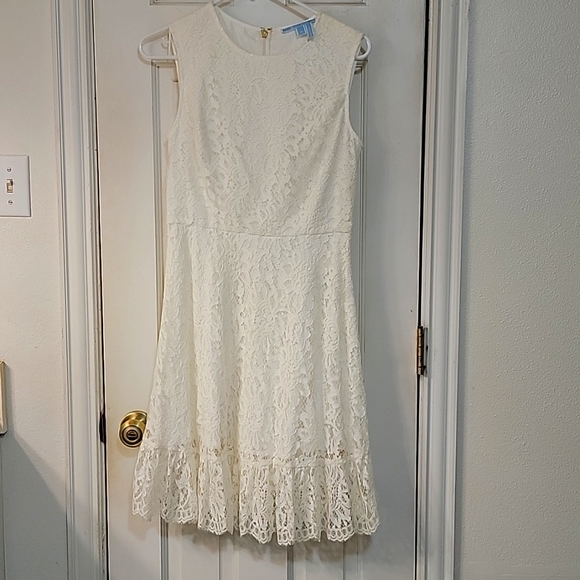 Draper James lace dress, fully lined, off-white, size 4. Worn only twice! - Picture 2 of 8